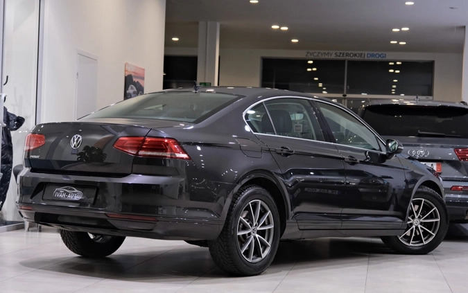 Volkswagen Passat cena 67800 przebieg: 240000, rok produkcji 2018 z Wołomin małe 704